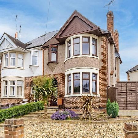 Low Rate - Coventry For 3 Bedroom House With Garden, Free Netflix And Unlimited Wi-Fi - Driveway Parking - Agc Bagian luar foto