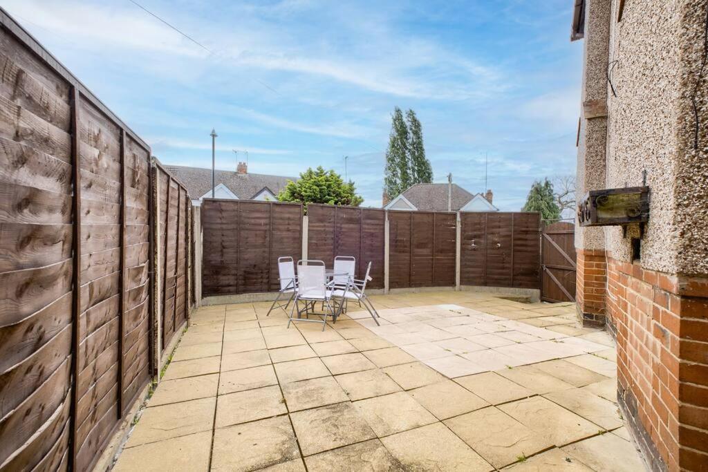 Low Rate - Coventry For 3 Bedroom House With Garden, Free Netflix And Unlimited Wi-Fi - Driveway Parking - Agc Bagian luar foto